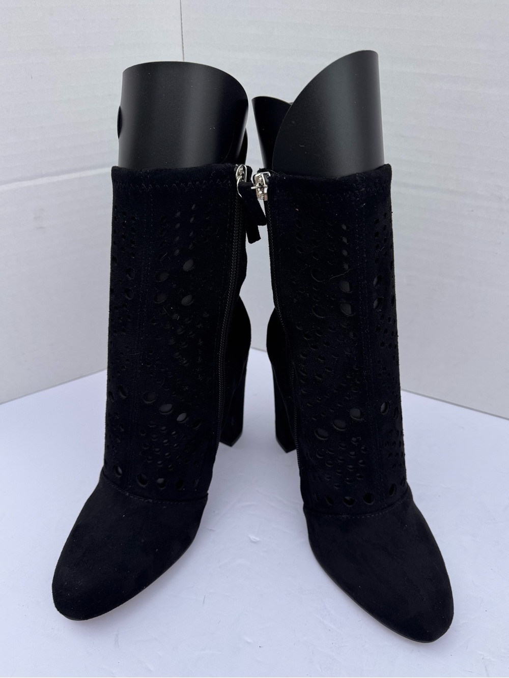 Steve Madden Ennie Black Suede Laser Cutout Mid Calf Block Heel Booties Size 6